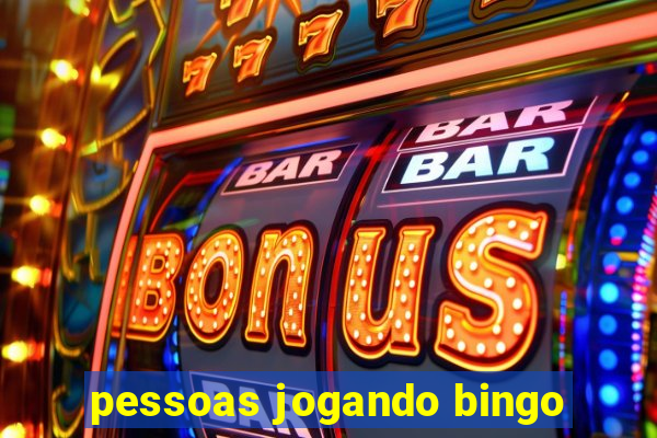 pessoas jogando bingo